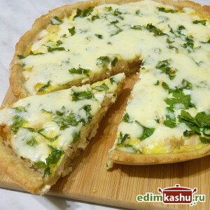 Пицца с курицей и яйцом