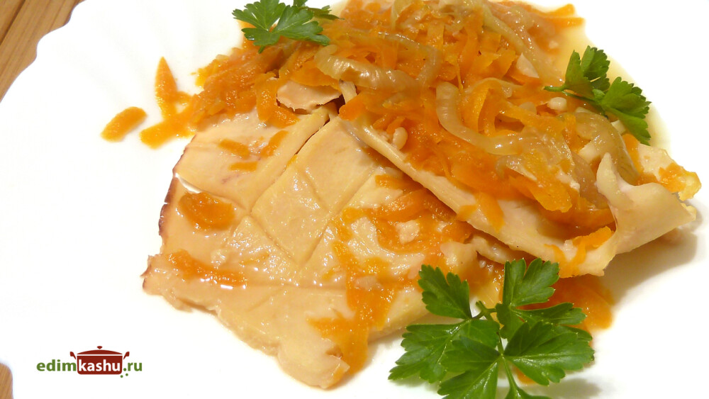 Кальмары с овощами в духовке
