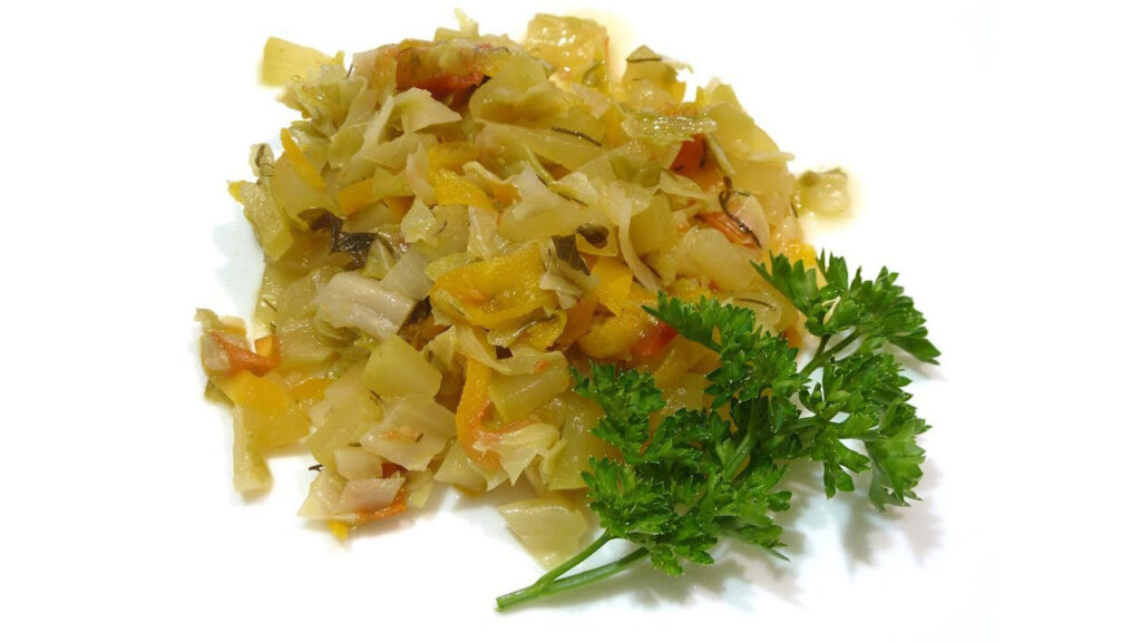 тушеная капуста с кабачком