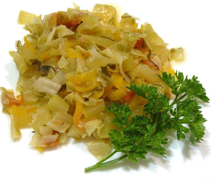 Тушеная капуста с кабачком