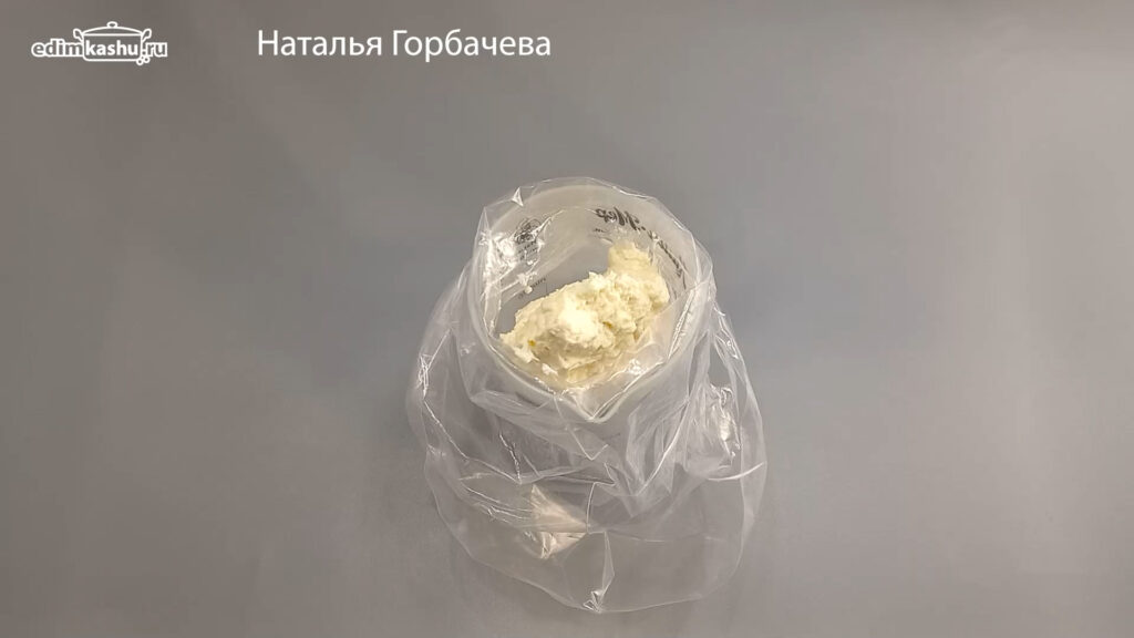 крем в кондитерском мешке