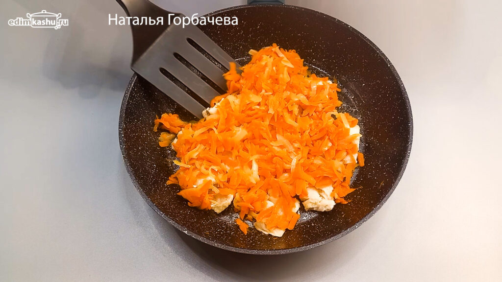 минтай на сковороде