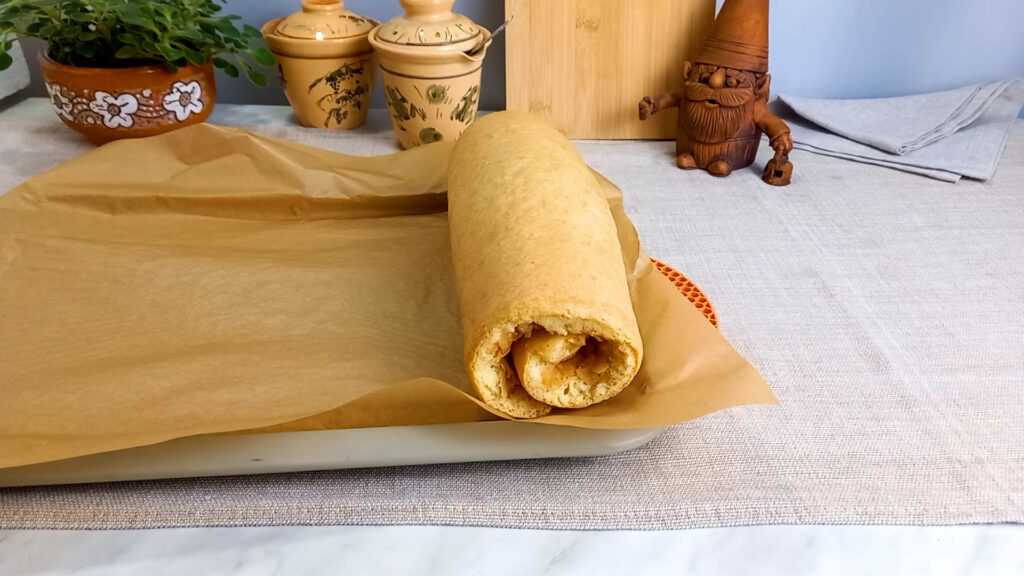 Рулет с яблоками